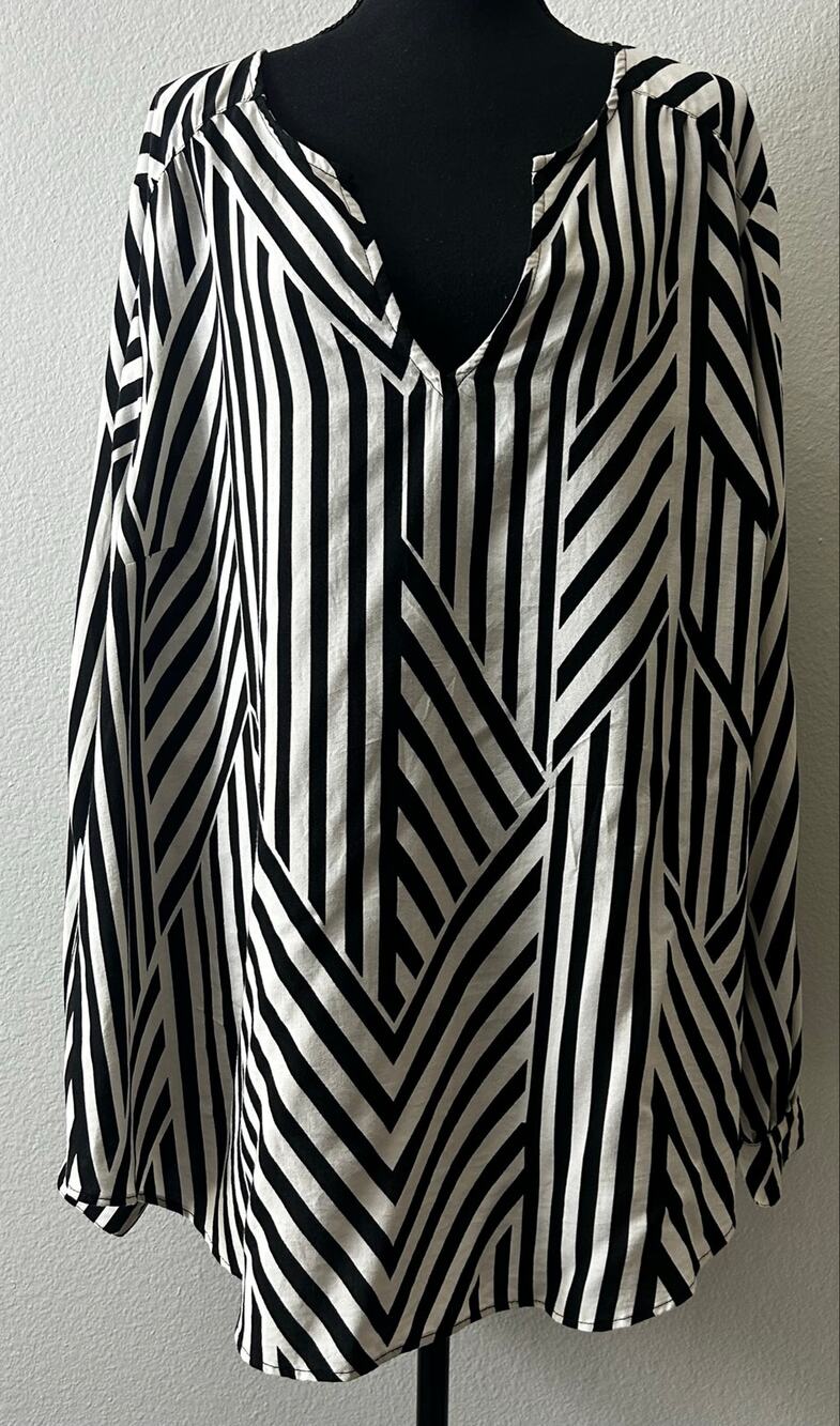Torrid Harper Georgette Blouse 3X Black Ivory Geometric Stripe